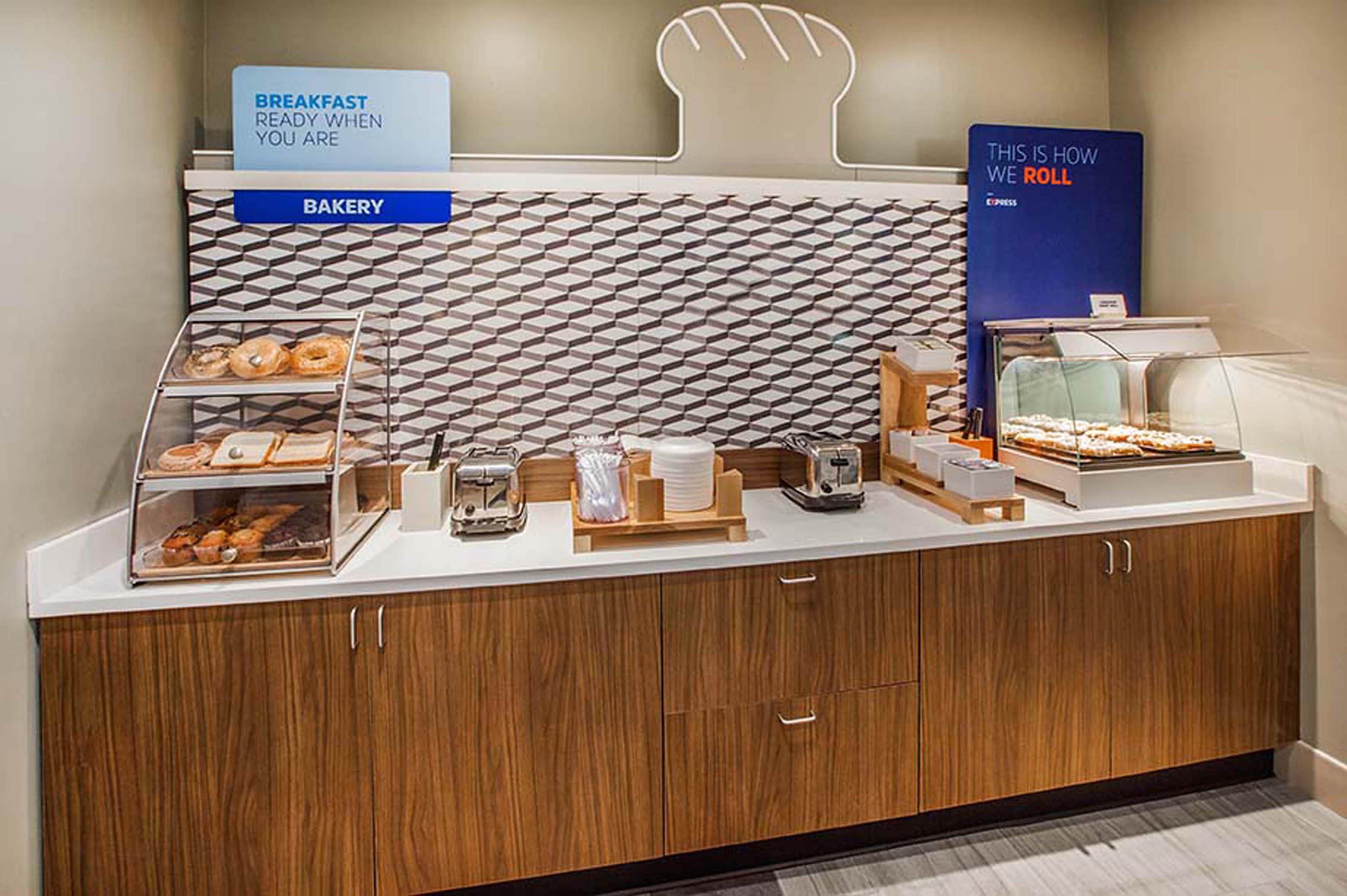 Holiday Inn Express Wichita South By Ihg Экстерьер фото