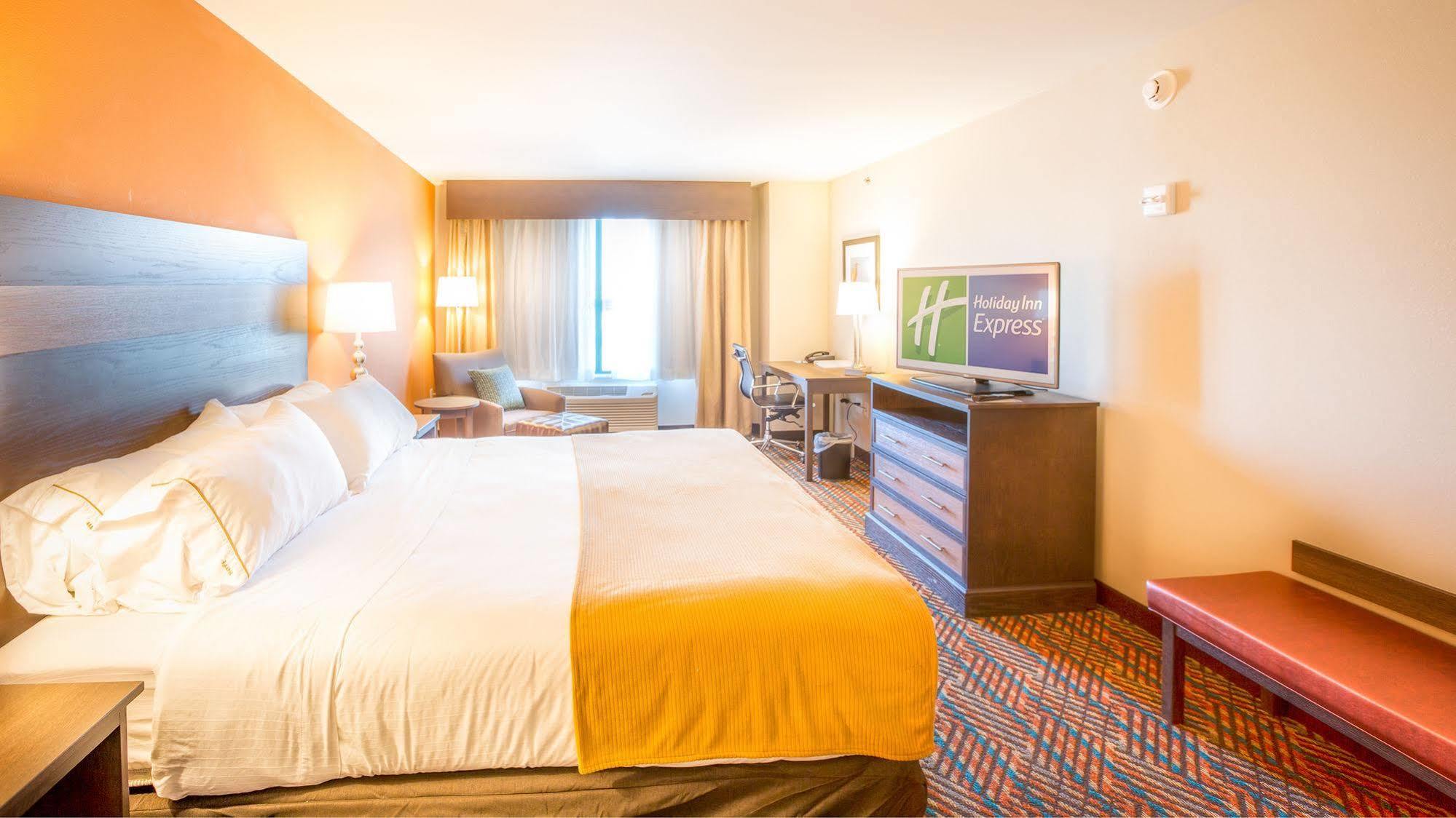 Holiday Inn Express Wichita South By Ihg Экстерьер фото